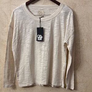 Chaser Off-White Long Sleeve Top(B 46”L 24”)